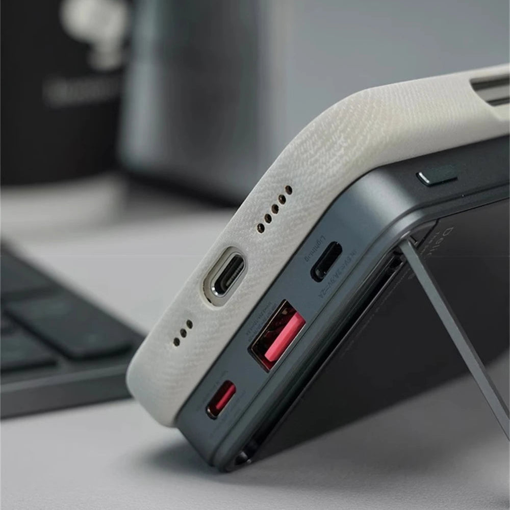 Luxury Metal Lens Magnetic Fiber Leather İPhone Case - iPhone 15 Series